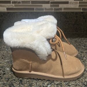 UGG Classic Tan Australian Sheppard “Dreva” booties NIB